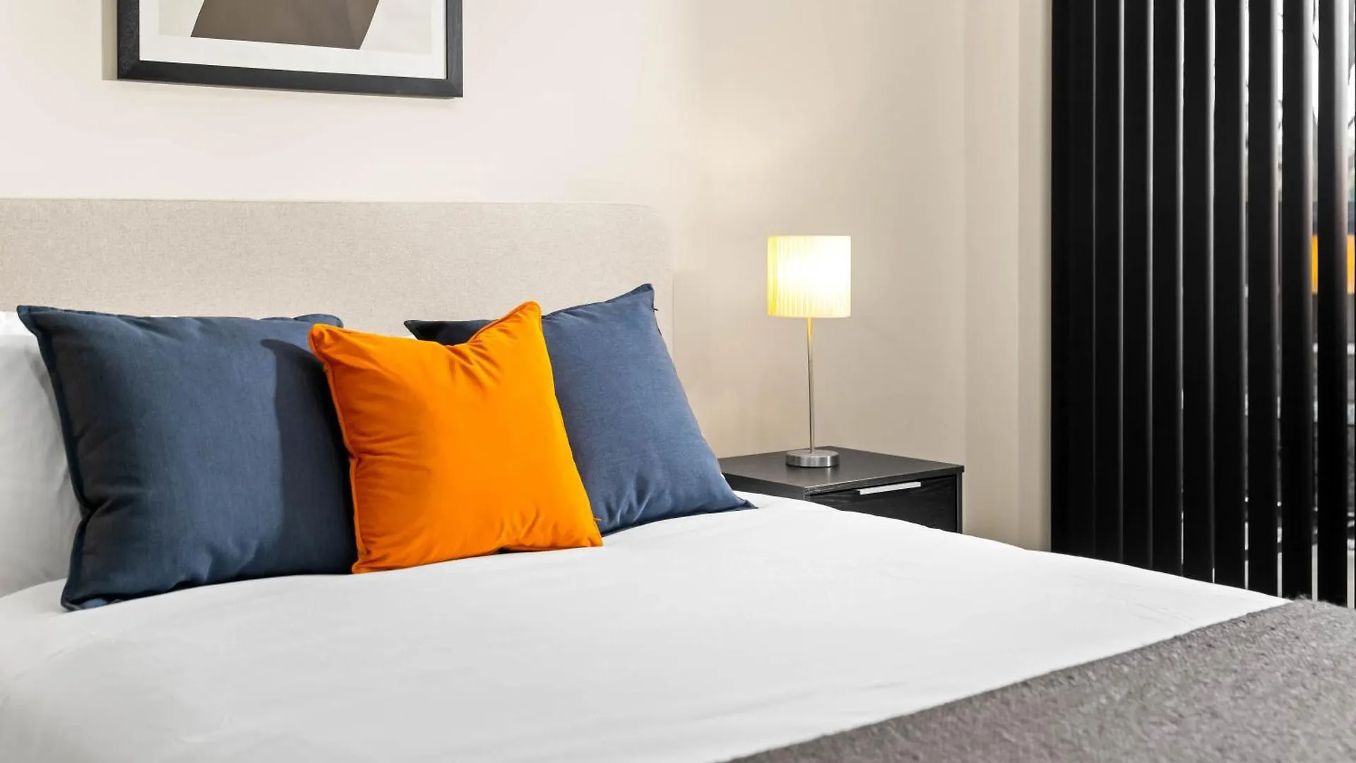 Apartment New Build 1 Bed Apt - Sheldon, Birmingham - Coventry Rd - Close To Birmingham Airport, Solihull, National Exhibit Centre, Jaguar And More