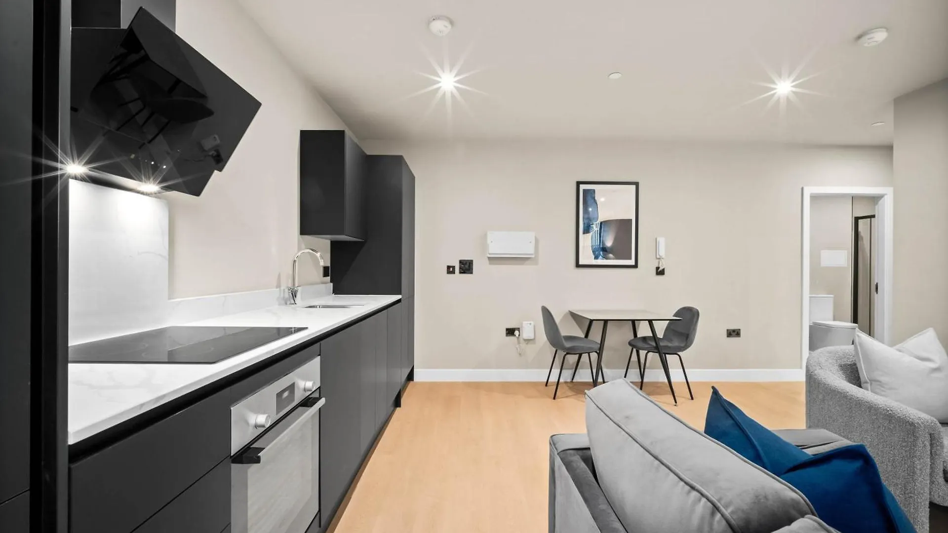 New Build 1 Bed Apt - Sheldon, Birmingham - Coventry Rd - Close To Birmingham Airport, Solihull, National Exhibit Centre, Jaguar And More 0*,