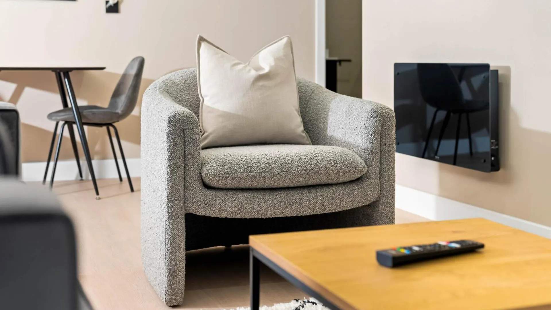 Apartment New Build 1 Bed Apt - Sheldon, Birmingham - Coventry Rd - Close To Birmingham Airport, Solihull, National Exhibit Centre, Jaguar And More